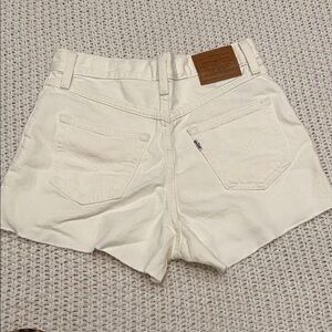 Levi’s 90s Mom Shorts